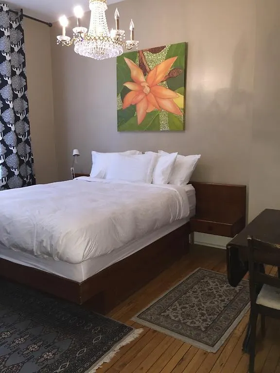 Bed & Breakfast Gold Door Inn Ottawa