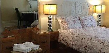Bed & Breakfast Gold Door Inn Ottawa