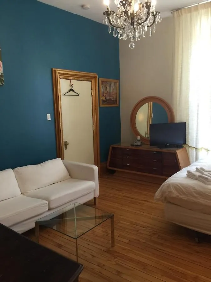 Gold Door Inn Ottawa