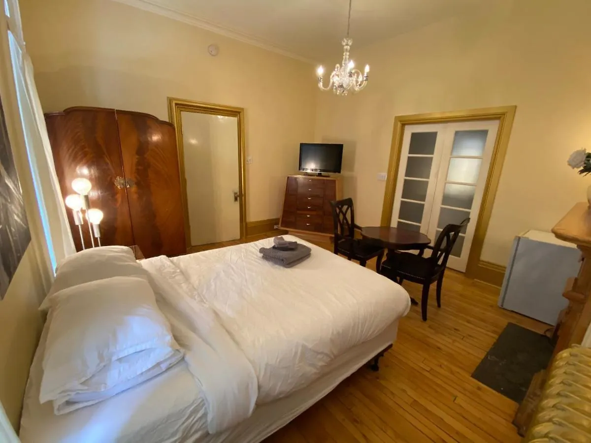 Gold Door Inn Ottawa 2*,